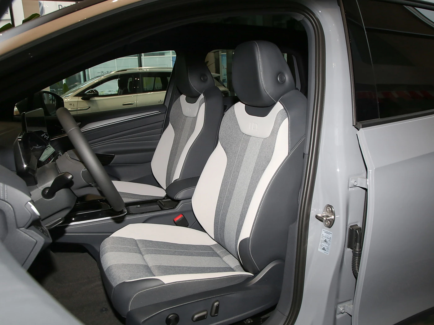VW ID4 Electric Car 5 VW ID4 Electric Car 5